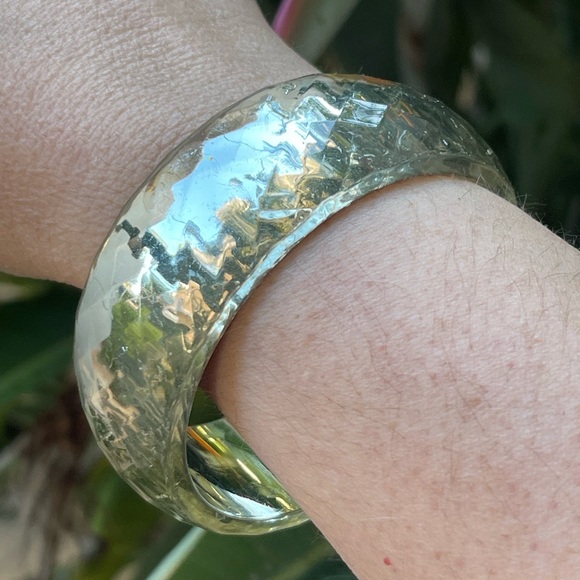 Faceted lucite silver lined bangle bracelet - Picture 6 of 6